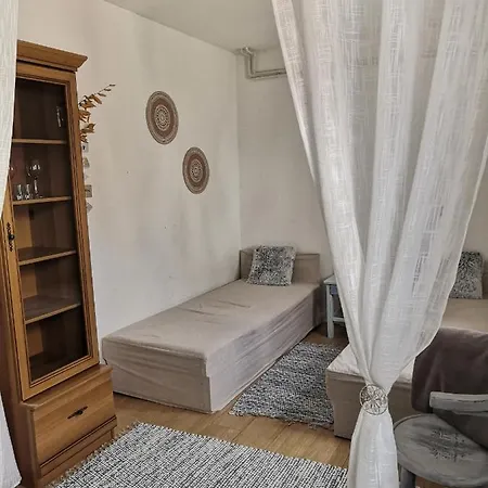 Manfa-gyoengy Vendeghaz 招待所 3*