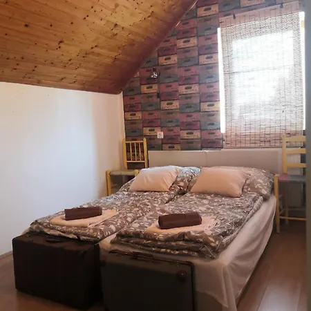 Manfa-gyoengy Vendeghaz Guest house
